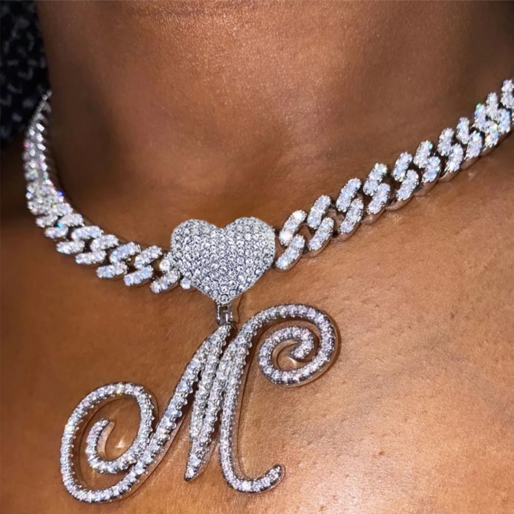 Collar con colgante de corazón con letras cursivas para hombres y mujeres, collar con A-Z de cristal ostentoso de Hip Hop, iniciales de nombre, eslabones cubanos CZ, joyería