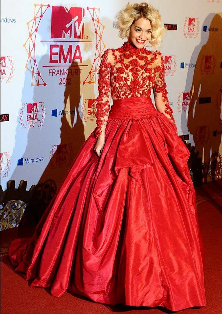 Elegante Lange Mouwen Hoge Hals Taft Celebrity Avondjurken Red Prom Wear Pure Tule Applique Rode Loper Jurken