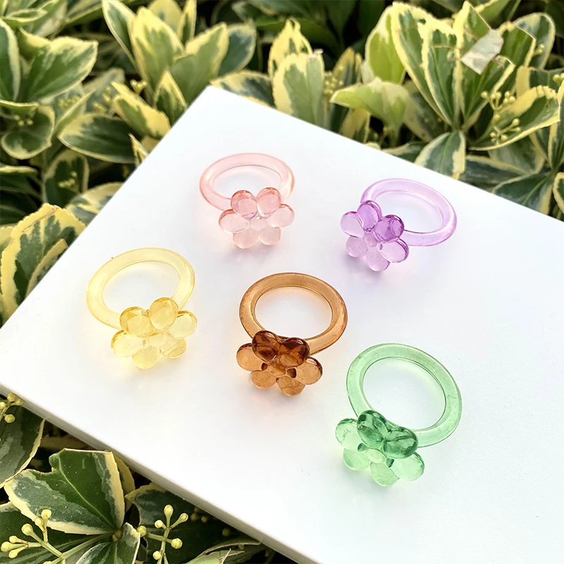 Trendy New Flower Big Cute Rings for Teen Girls Fashion Minimalist Colorful Transparent Acrylic Vintage Finger Rings for Women