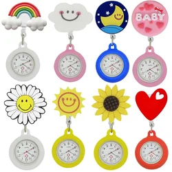 Reloj de bolsillo retráctil para médico, enfermera, Doctor, Hospital, regalo médico, sol, luna, nube, arcoíris, amor, corazón, moda al por mayor