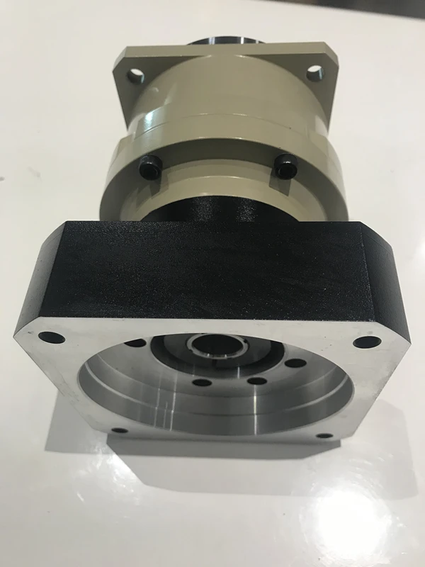 high precision Helical gear reducer planetary gearbox  ratio 15:1 to 100:1 for 130mm frame 2kw AC servo motor input shaft 22mm