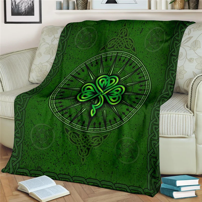 Celtic Compass with Shamrock Flannel Blanket for Home Picnic Blanket Kids Quilt The Bed Home Decorative Throw Blanket