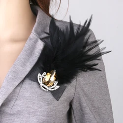 Fashion Jewelry Vintage Brooch Pins Black Feather Crystal Crown Brooch Pin for Jeans Waist Dress Party Fancy Costume Accessory