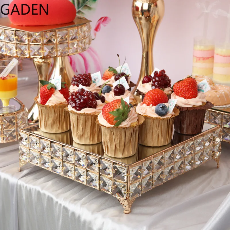 Metal Mirror Tray Ornaments Crystal Glass Tea Tray Cup Tray Cake Display Stand Wedding Dessert Fruit Tray Desktop Decoration