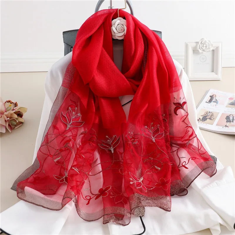 Rushed 2024 Silk Women Scarf Warm Wool Shawls Lady Wraps Bufanda Floral Pashmina Embroidery Scarves Foulard Wholesale Hijab