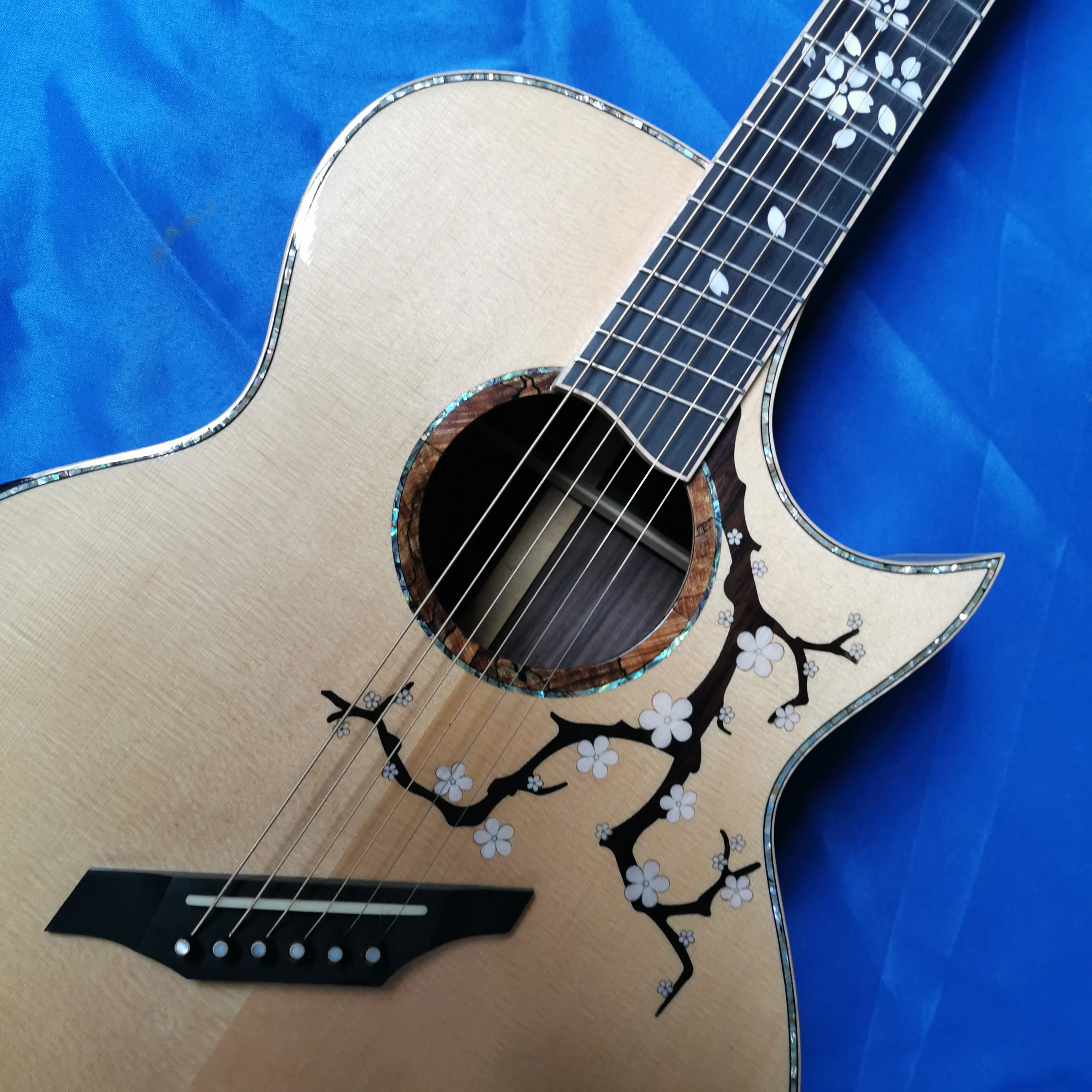 42 inch AAA top solid wood 6 string cherry blossom series fan-shaped character acoustic guitar free shipping spot one