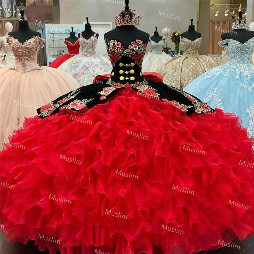 Charmant Rood En Zwart Charro Quinceanera Jurken 2021Puffy Sweetheart Borduren Lace Up Baljurk Sweet 15 Jurk Zware Manuall