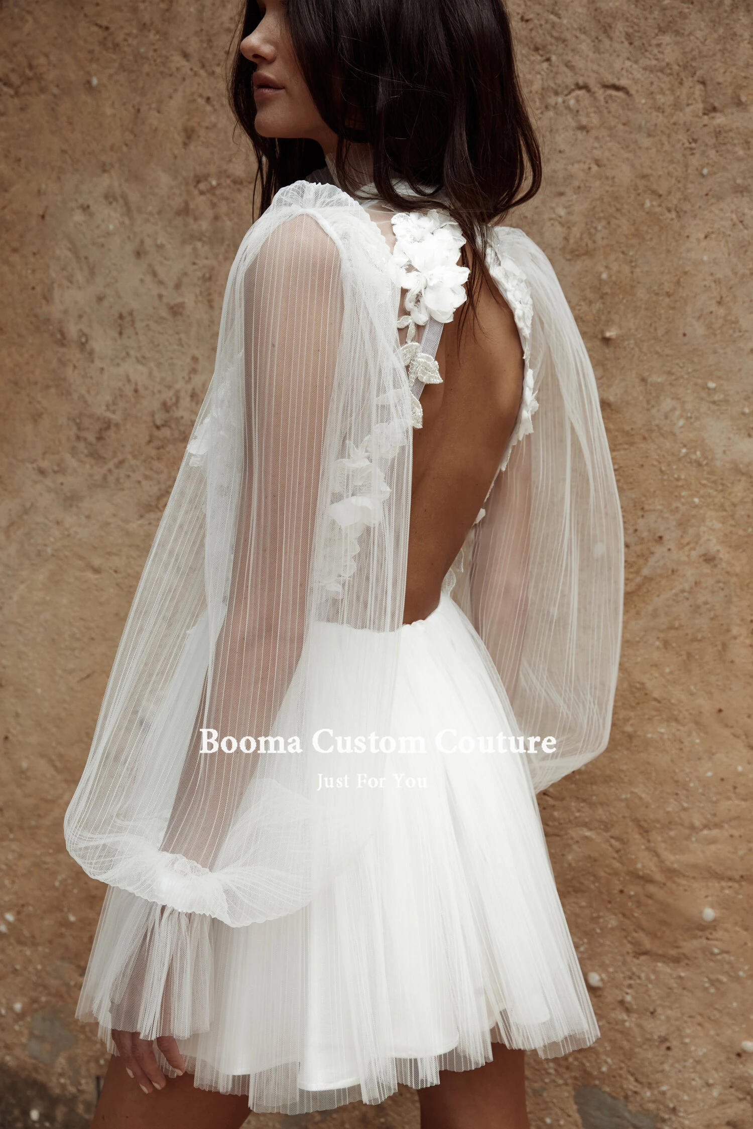 Booma Simple Backless Short Wedding Dresses Long Sleeves Pleated Tulle Mini Bride Dresses Flowers Illusion Civil Wedding Gowns