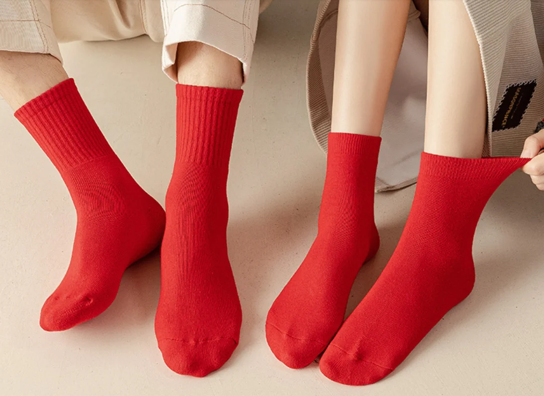 Lovers red socks, ladies autumn and winter cotton socks, men's tube socks and velvet thick socks