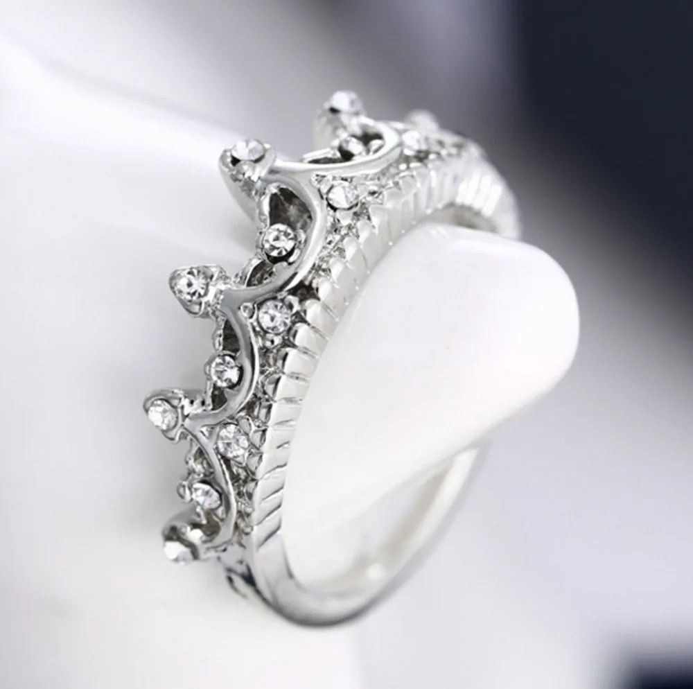 NEW Queen\'s Silver Color Crown Rings For Women Punk Brand Crystal Jewelry Love Rings Femme Bijoux Wedding Engagement Rings