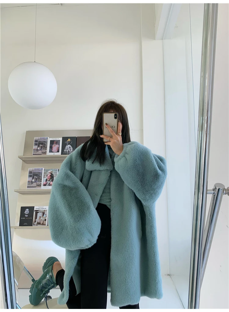 Lautaro Winter Long Oversized Warm Soft Fluffy Faux Fur Coat Women Drop Shoulder Long Sleeve Casual Loose Korean Fashion 2021