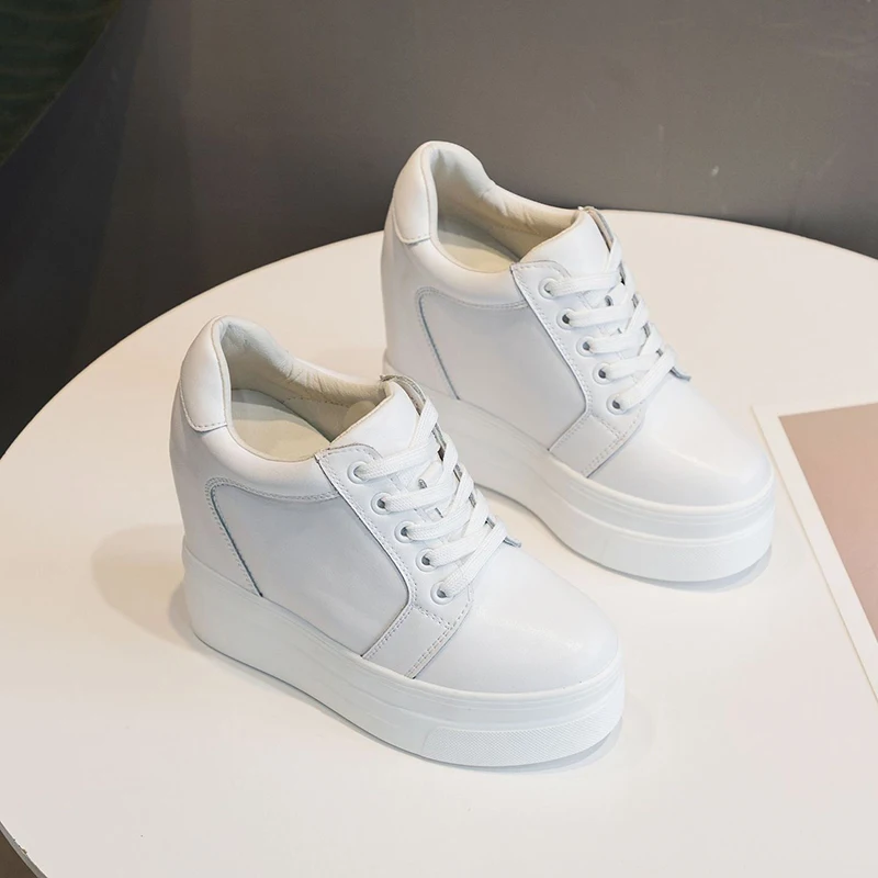 Sneakers robuste da donna scarpe Casual da donna in pelle crosta Sneakers nere bianche 2021 primavera autunno tacco nascosto donna scarpe robuste