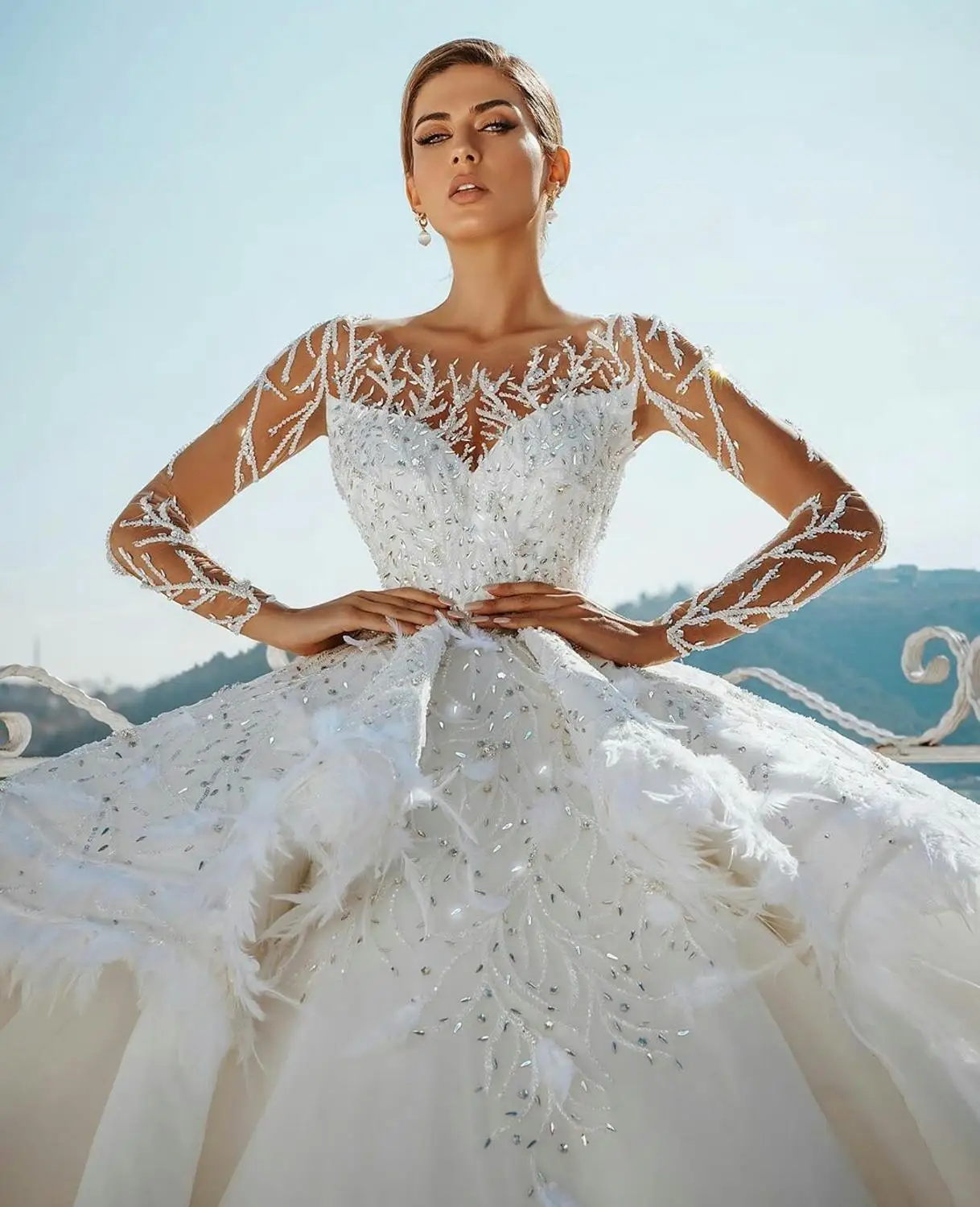 Luxury Ball Gown Wedding Dresses 2020 Scoop Lace Rhinestone Bridal Gowns robe de mariée Plus Size Arabic Church Wedding Dress