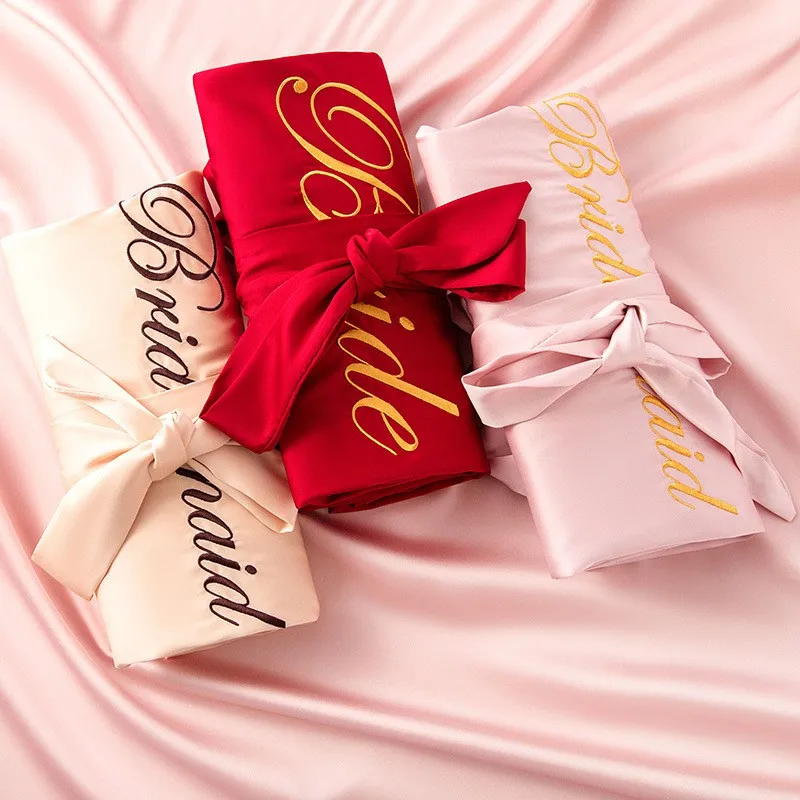 자수 편지 웨딩 가운 & 잠옷 세트 섹시한 신부 들러리 기모노 목욕 가운 가운 느슨한 새틴 잠옷 여성 Nightdress