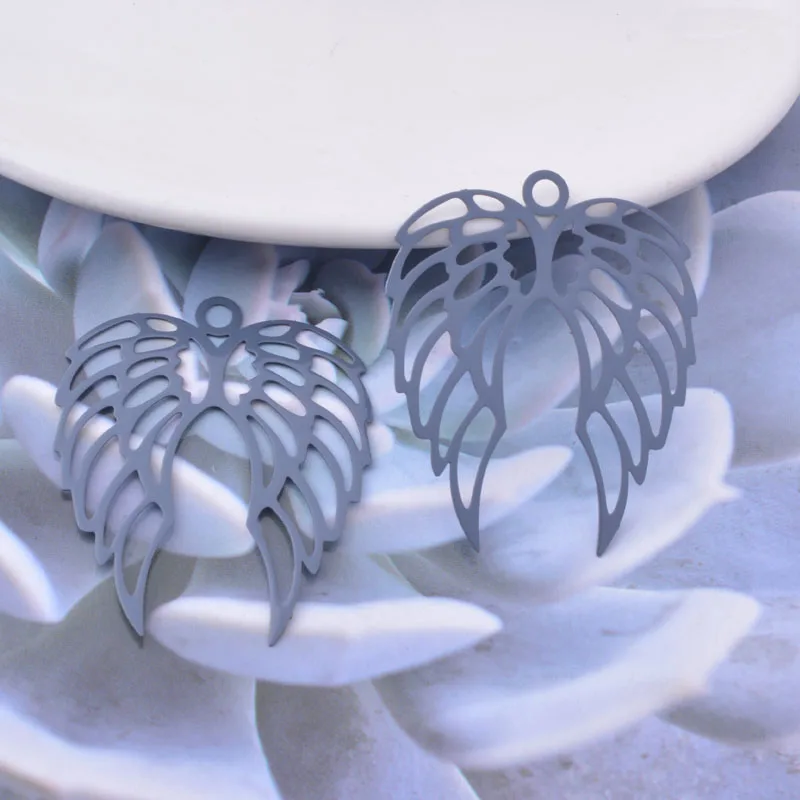 30 Stück AB6949 40*33mm lackiertes Messing in Silberfarbe, Engelsflügel-Anhänger, filigrane hellgoldene Schmuckteile für Ohrringe – Detail 5