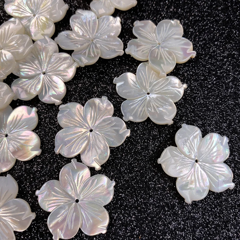 High Quality 2PC Natural Carved Mother of Pearl White Flower Shell Beads for DIY Fashion Earrings Jewelry Making Findings Gift