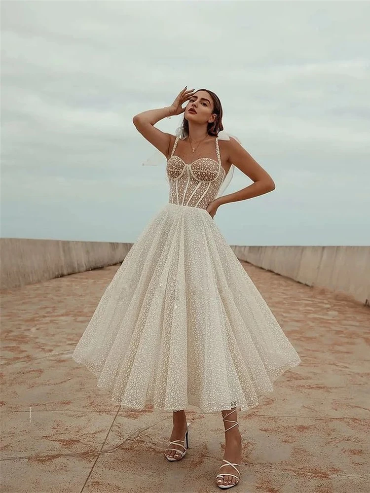 

Boho Short Wedding Dresses Sweetheart Strapless Lace Appliques Wedding Gowns A Line Sweep Train Bride Dress Vestidos De No