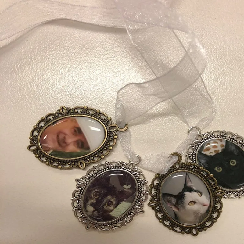 Ciondolo foto personalizzato, ciondolo Bouquet da sposa, ciondolo da sposa in stile vittoriano ovale, ciondolo foto commemorativo, regalo bomboniere