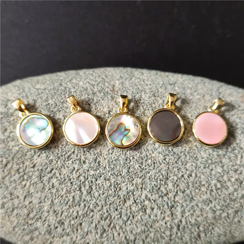 

FUWO Round Rose Shell Pendant With Copper Bezel Trimmed High Quality Natural Multicolor Shell Fittings For Women Jewelry PD568