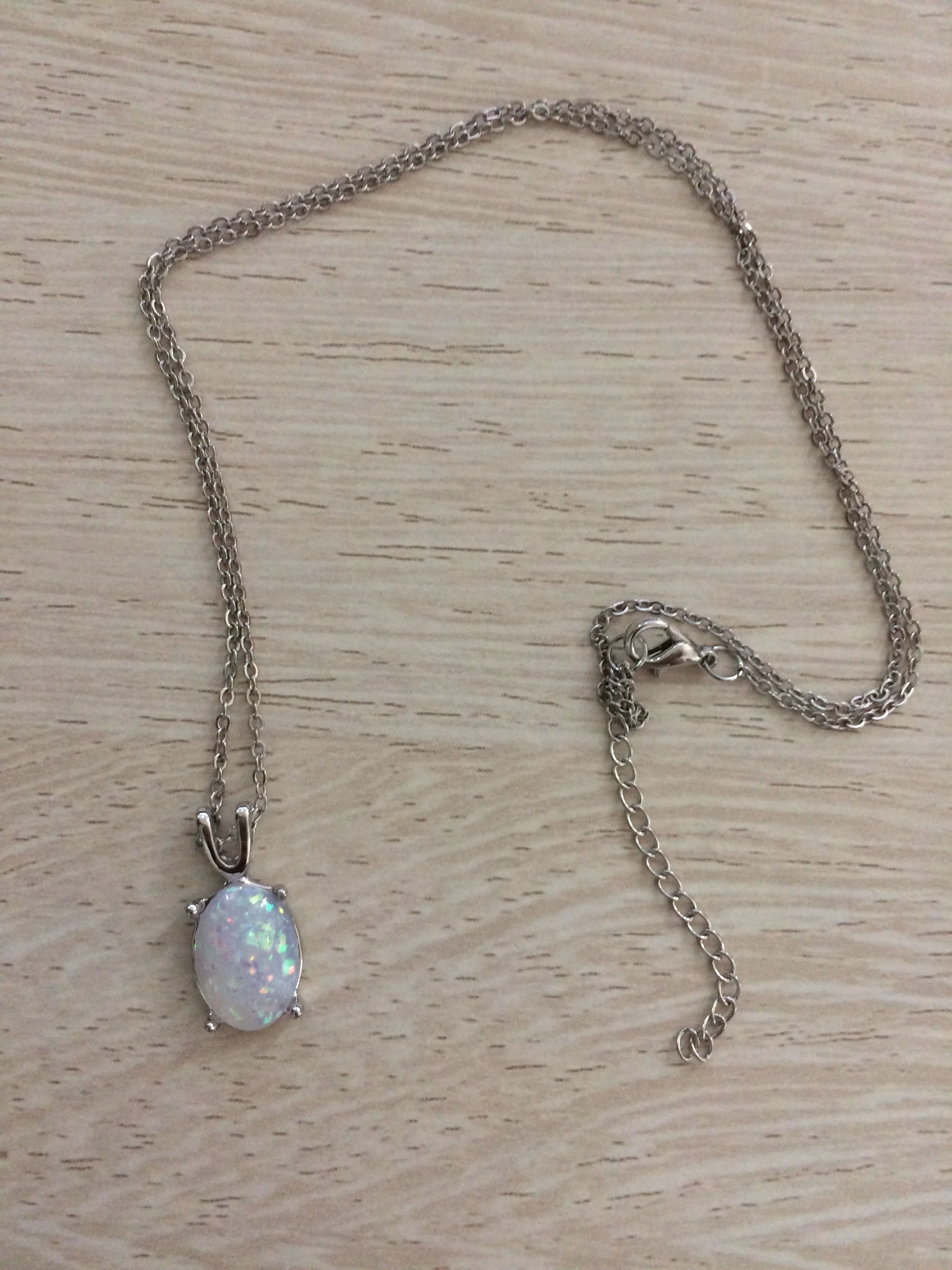 Cute Women Necklace Vintage White Imitation Opal Pendant Necklace For Women Jewelry Accessories Party Gifts