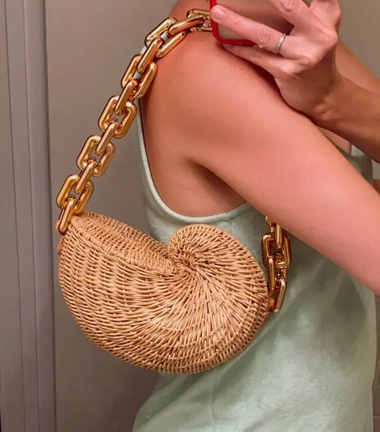 Fashion Thick Chains Rattan Conch Women Shoulder Bags Design Wicker Woven Handbags Luxury Summer Beach Straw Bag Bali Purse 2023