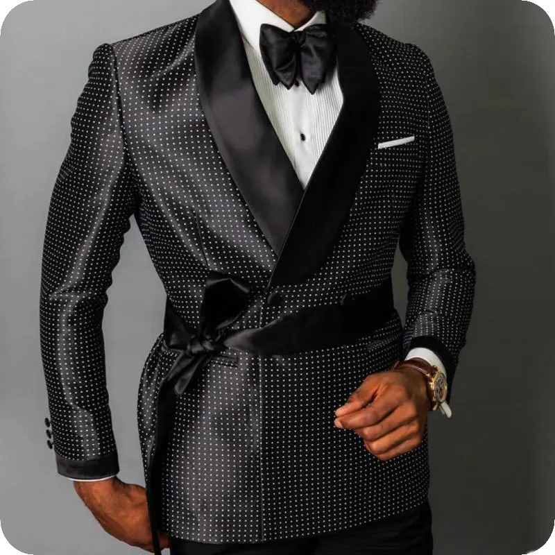 New Arrival Groomsmen Black Groom Tuxedos Shawl Lapel Men Suits 2 Pieces Wedding Best Man Bridegroom ( Jacket+Pants+Tie )