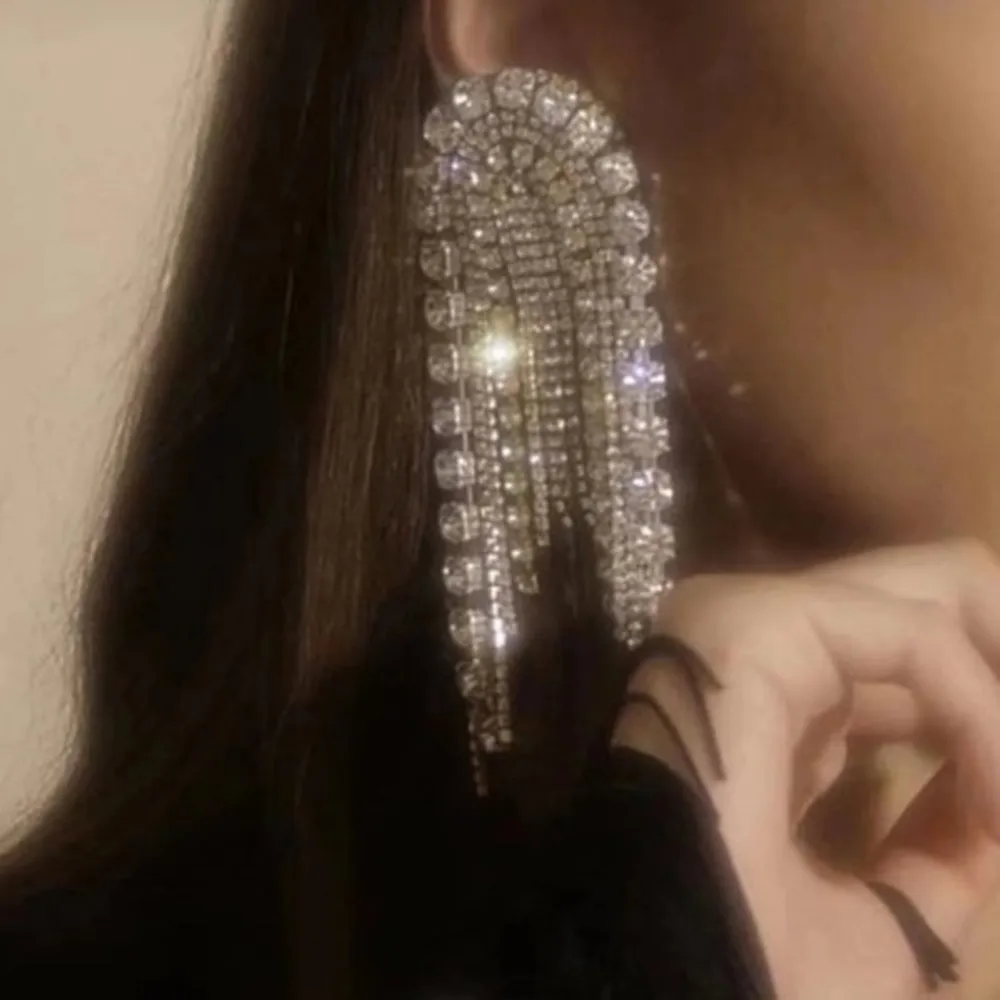 

INS Luxury Full Rhinestone Long Tassel Earrings Jewelry for Women Bling Crystal Tassel Drop Dangle Earrings Wedding Accessories