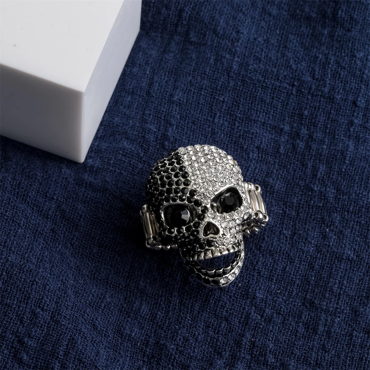 YACQ Skull Stretch Ring Women Girls Scarf Clasp Biker Bling Gothic Jewelry Gifts for Her Wife Mom Gold Silver Color Dropshipping image 4