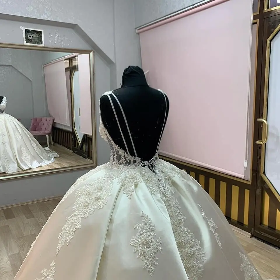 Vestido de novia de satén sin mangas con escote en V para mujer, traje de novia de princesa, con apliques de encaje y Espalda descubierta, 2022