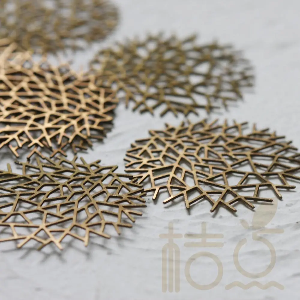 DIY Supply-Solid Brass Finding Snow Flake - 30mm (4169C)