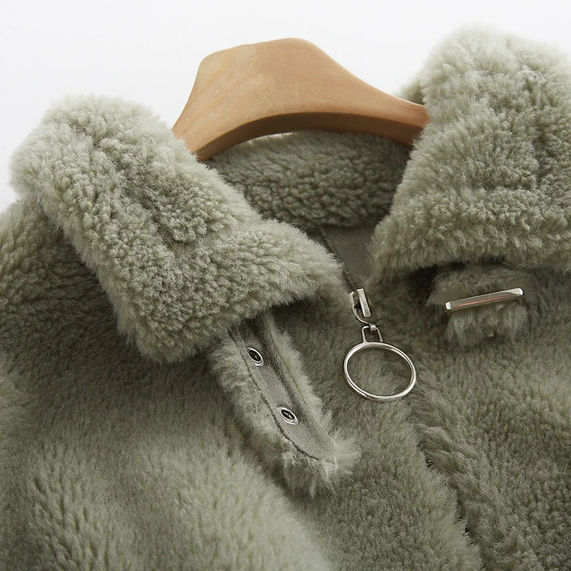 معطف نسائي قصير من فرو الخروف ، معطف فضفاض ، قص قصير ، غمد محبوب ، مع معطف ، مجموعة جديدة 2020