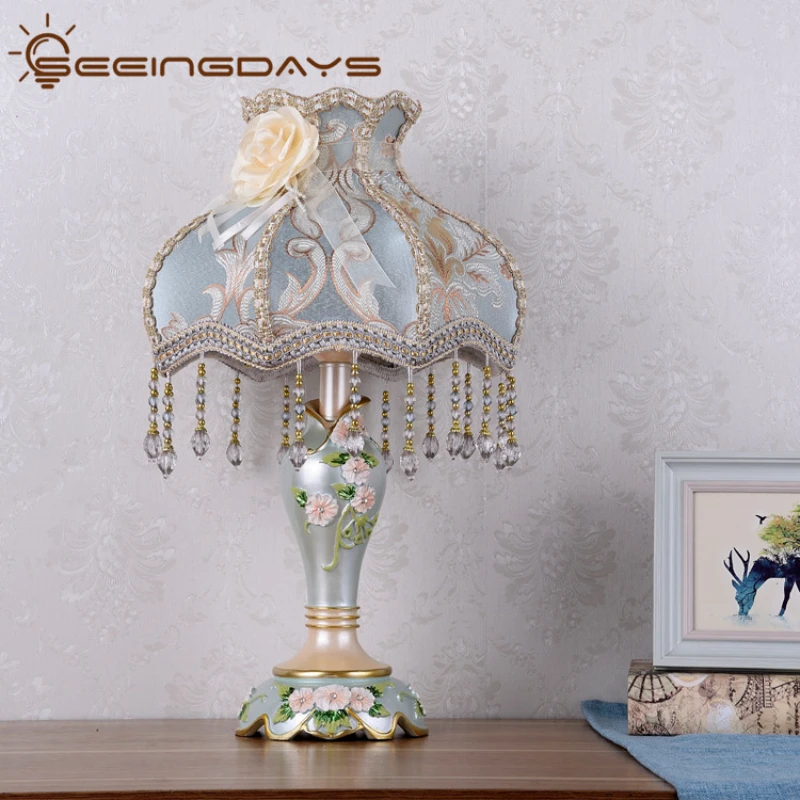 Pastoral Table Lamp Bedroom Bedside Lamp Simple Modern Romantic and Creative European Princess Wedding Room Warm Bedside Lamp