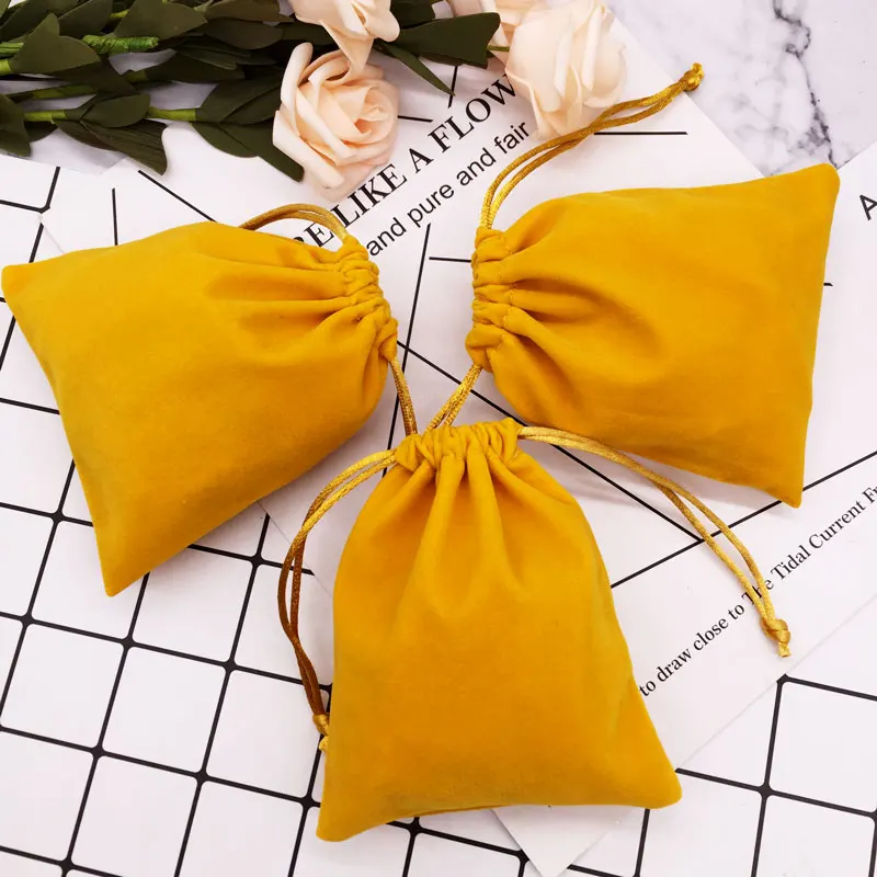 50pcs Custom yellow velvet bag small draw rope to collect jewelry text play gift wrapping shopping bags for boutique