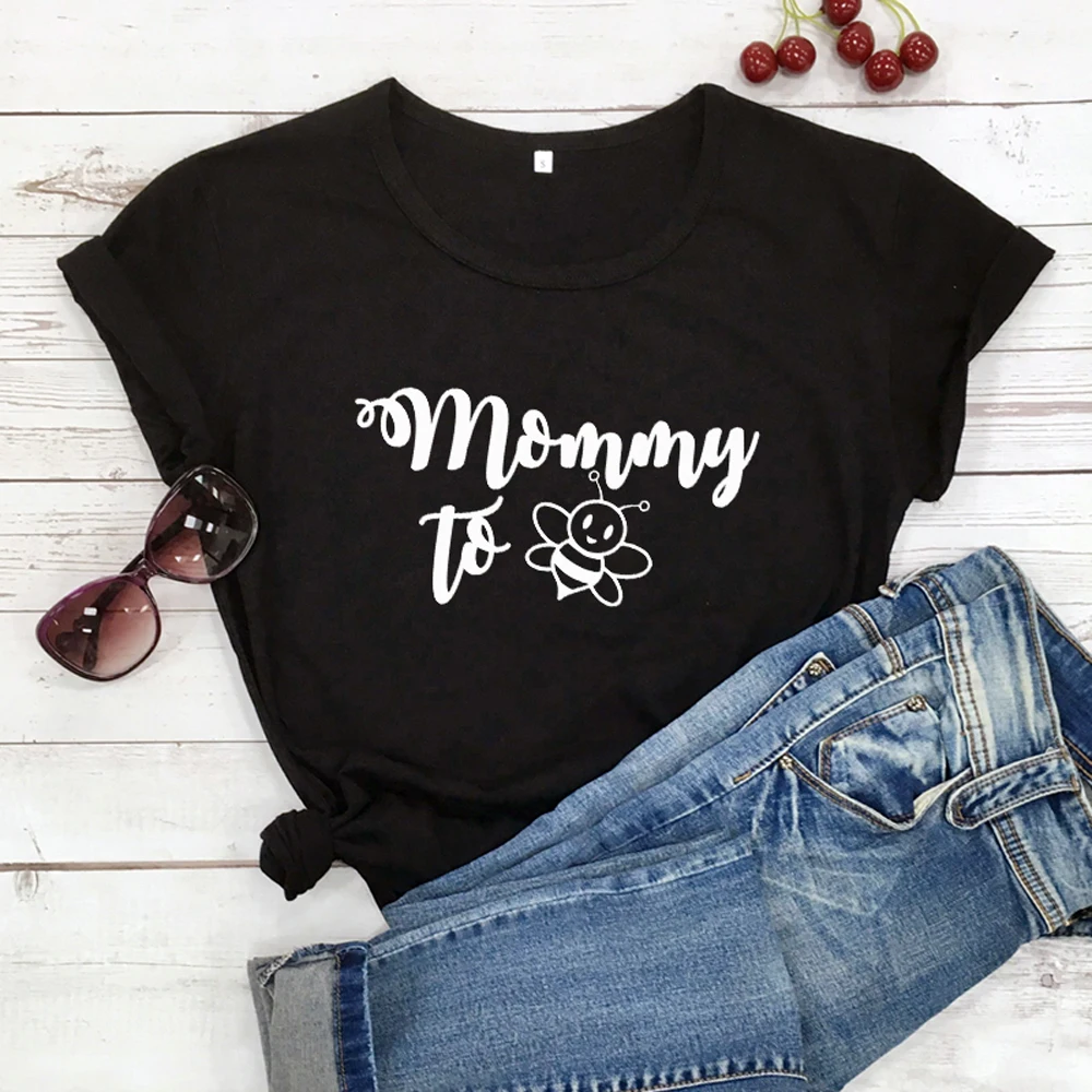 Mommy To Bee Daddy To Bee T-shirt Cute Women Pregnancy Reveal Tee Shirt Top Funny Graphic 90s Mom Life Gift Tshirt For New Mommy