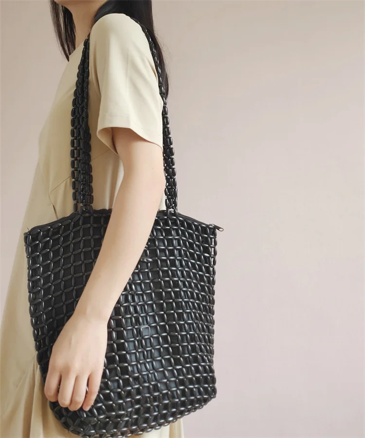 【wander lamar 】2021 korean fashion design big wooden beads weaving shoulder bag