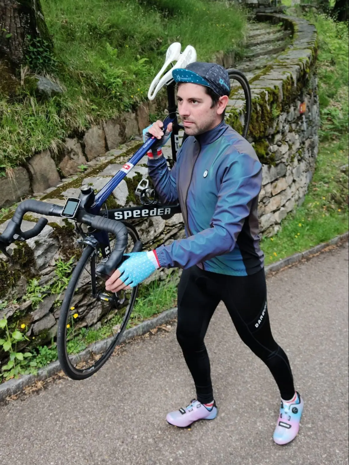 AliExpress DAREVIE Cycling Jacket Winter Rainbow Reflective PRO Level Cycling Windbreak Men Windproof Waterproof Cycling Jacket Man Women