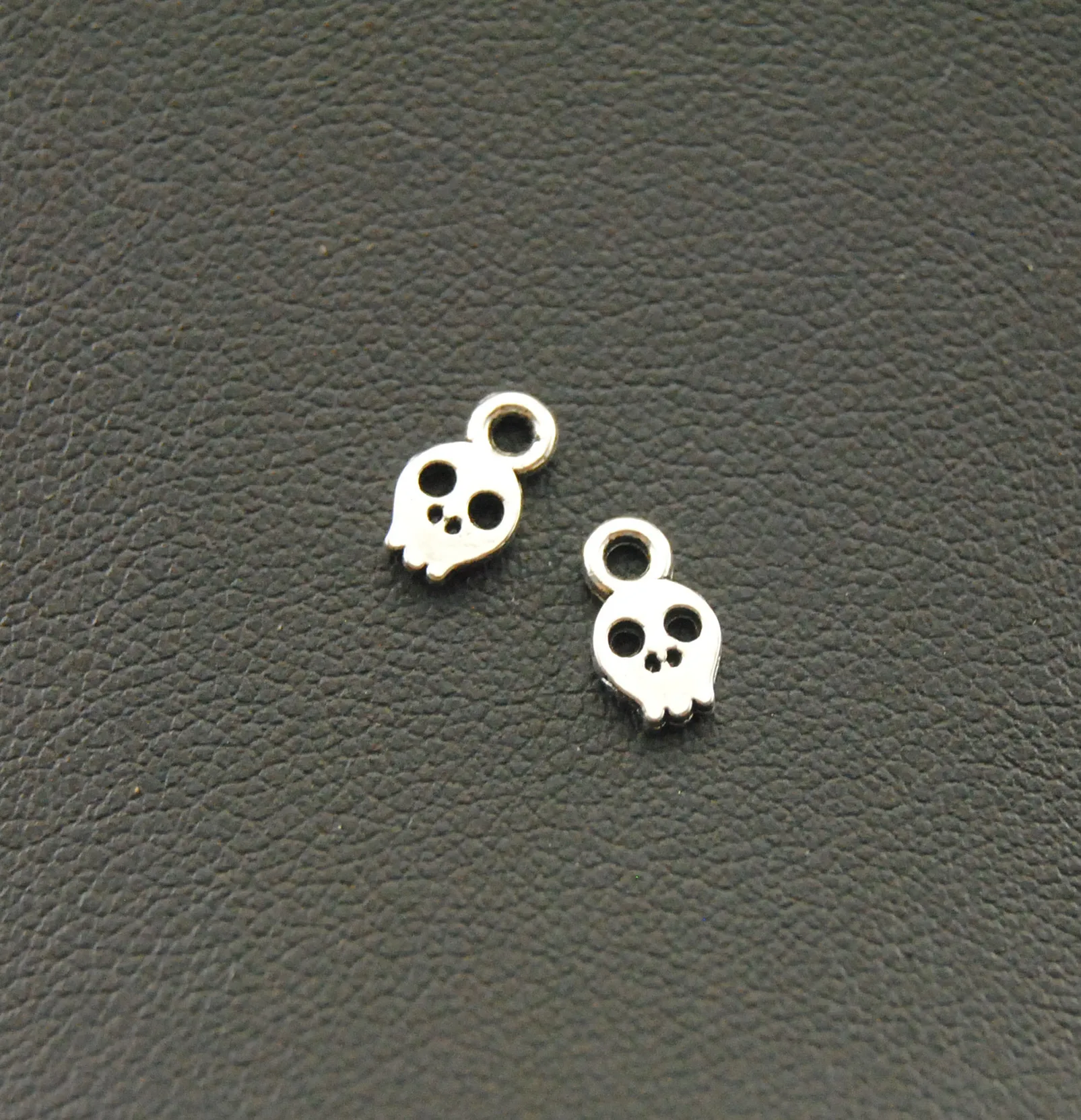 Mini breloque tête de mort en alliage métallique, argent, 5x8mm, 100 pièces, pendentif pour document, bijoux de direction, A889