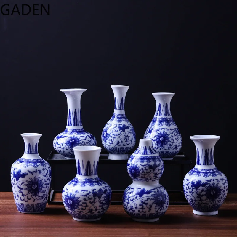 Chinese Style Blue and White Porcelain Vase Mini Vase Small Ornaments Ceramic Crafts Complex Home Decoration Dried Flower Vase