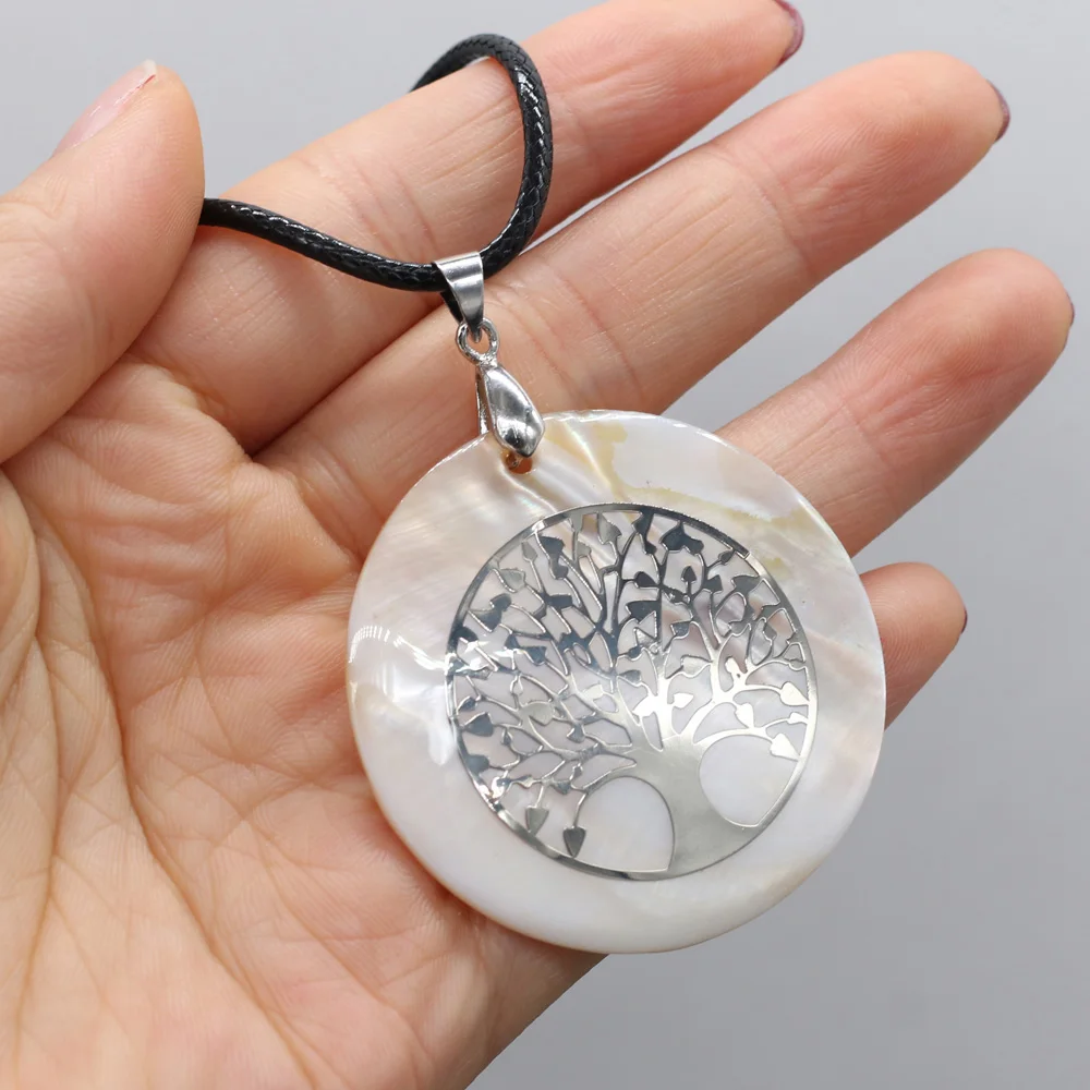 Natural Shell Necklace With Round Pendant Leather Cord 2MM Charms For Elegant Women Love Romantic Gift