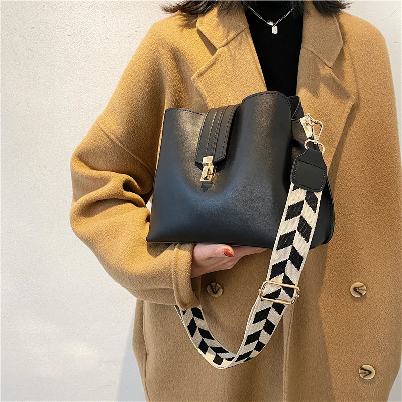 Vintage Simple Small PU Leather Bucket Crossbody Bags for Women 2024 Designer Fashion Lady Luxury Black Shoulder Handbags