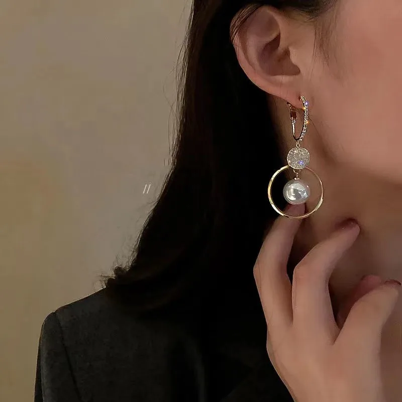 2023 New Fashion Korean Oversized White Pearl Drop Earrings for Women Bohemian Golden Round Zircon Wedding Earrings Jewelry Gift