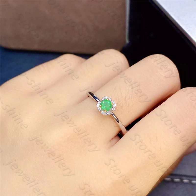 

Women's new ring natural emerald ring 925 silver simple design fresh and lovely style