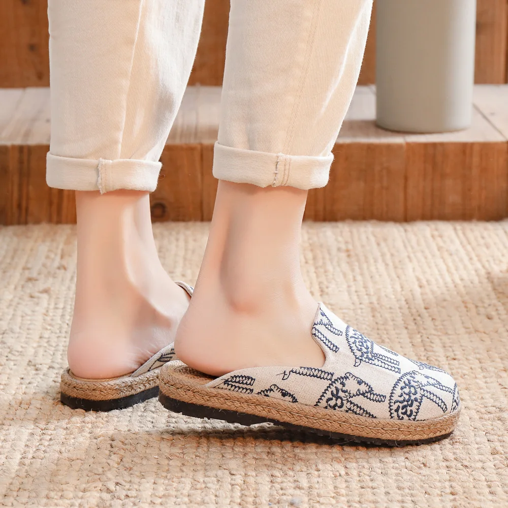 Veowalk Animal Print Women Canvas Close Toe Flat Slippers Ladies Comfortable Casual Mules Mori Girl Style Summer Shoes