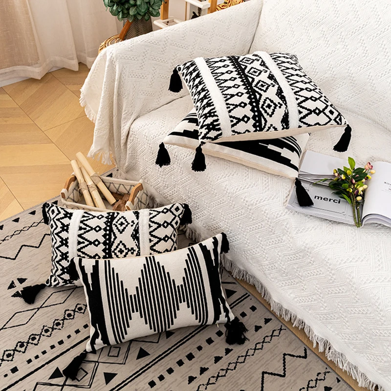 

Black White Geometric Tassels Cushion Cover 45x45cm Tufted Cotton Woven Pillow Covers Handmade for Home Decoration Sofa Bed