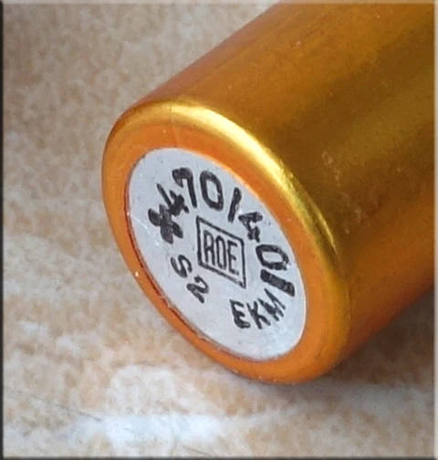 1pcs  German Gold ROE EKM 40V 470UF 25V 2200UFCollection Grade Gold Bullet Audio Capacitor