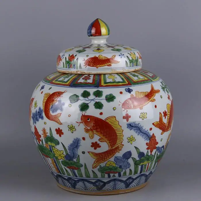 

Hand-painted Colorful Fish And Algae Ceramic Antique Jars with Lid in the Ming Dynasty Jiajing Period