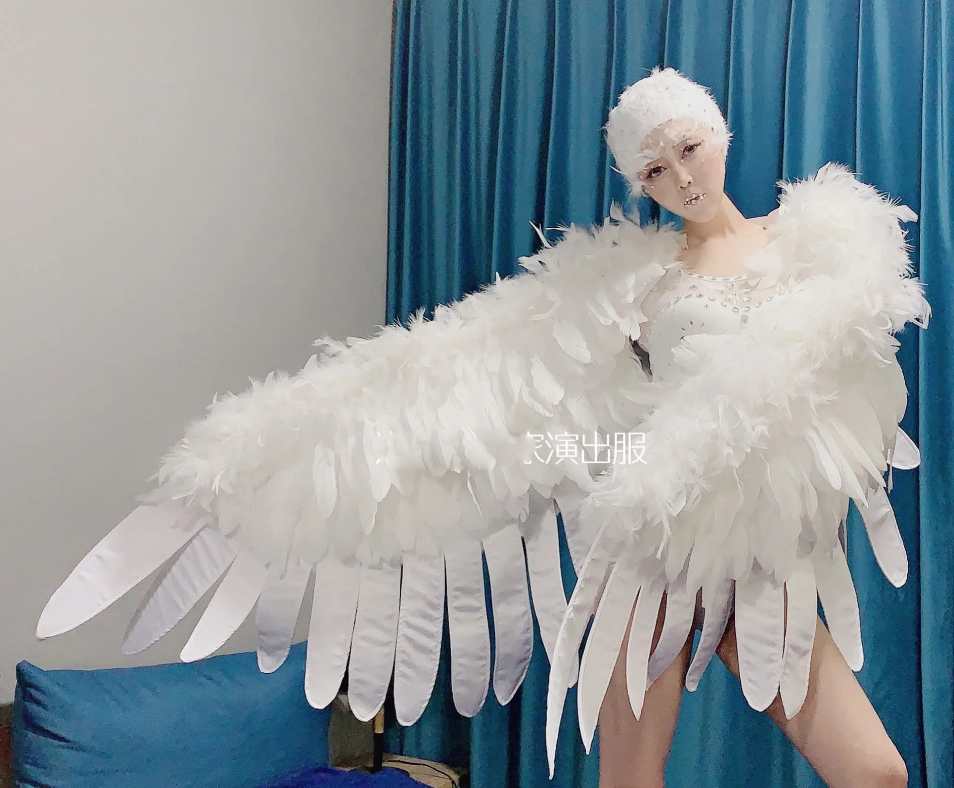 

Festive white feather wings female GogoDs party show bar stage costume nightclub party dance wear