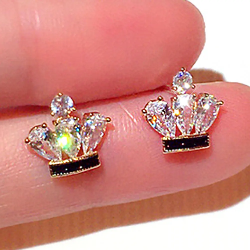 

Charm Crown Temperament Earrings Minimalist Luxury Women Ear Stud Elegant Angel Charm Earrings Sweet Daily Accessories Jewelry