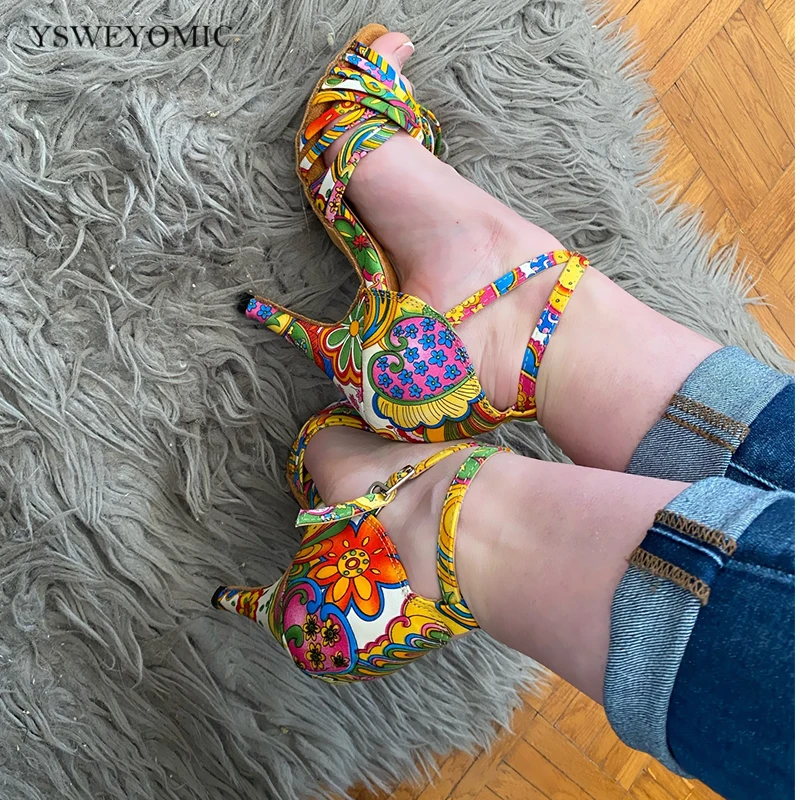 Colorful Printing Latin Dance Shoes for Women Soft Sole Flexible Sole Indoor and Outdoor Latin Salsa Dancing Sandals