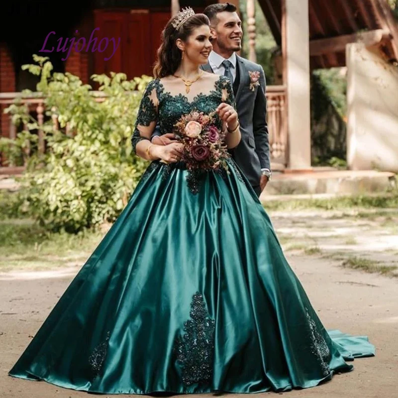 فساتين أنيقة من الدانتيل Quinceanera ثوب حفلة راقصة من الساتان المكسيكي مطرز بأكمام طويلة حلوة 16 فستان حفلة موسيقية 15 سنة